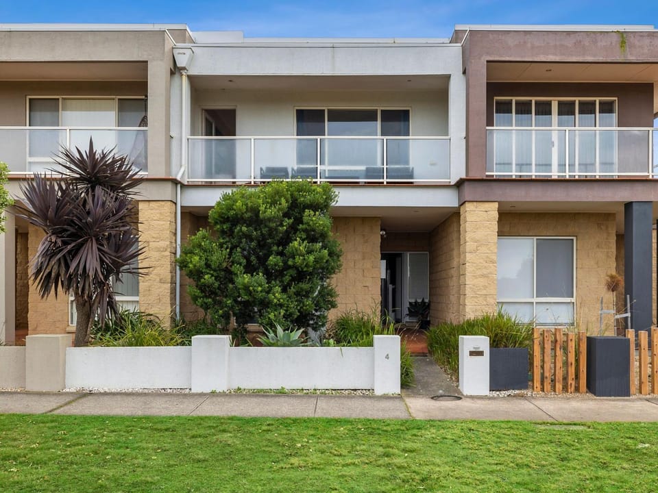 Esplanade Townhouse 4-209 Only 50m to Beach House in Torquay