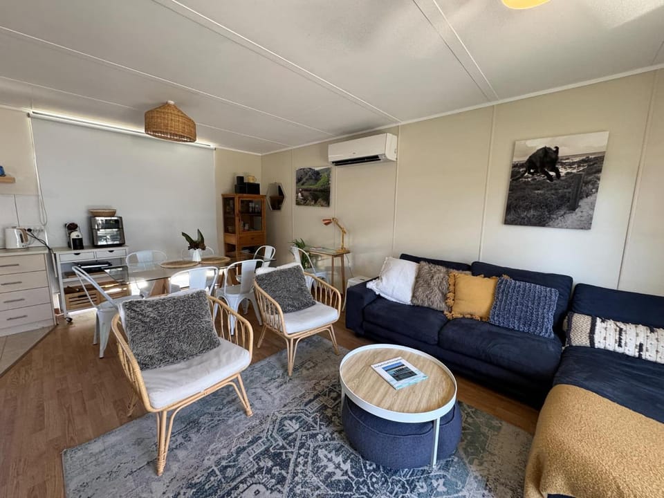 Investigator Beach Breeze Apartments U3 Apartment in Kingscote