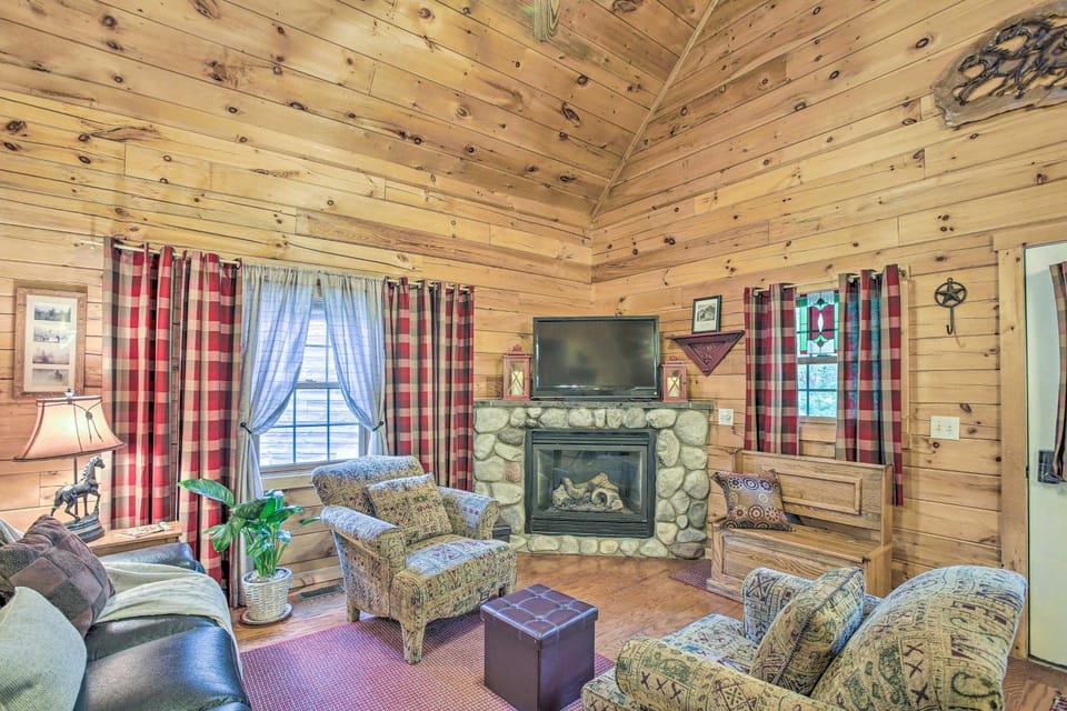 Resort Cabin w/ Fire Pit: Golf, Hike and Play! Cabin in Wisconsin