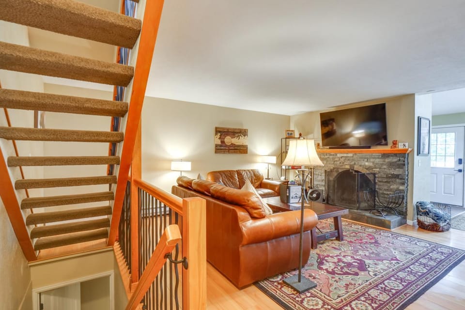Ski-In Retreat w/ Pool! 2 Blocks to Main St Breck House in Breckenridge