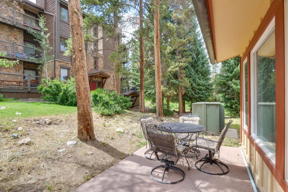 Ski-In Retreat w/ Pool! 2 Blocks to Main St Breck House in Breckenridge