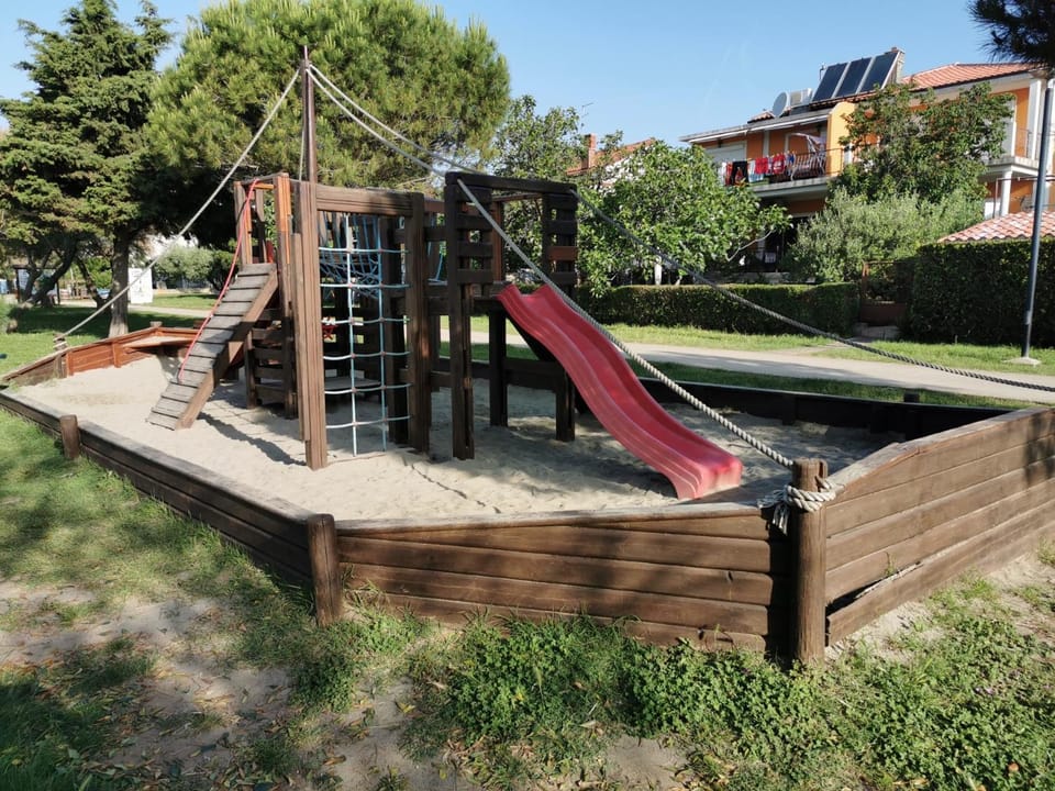 Day, Children play ground, Garden