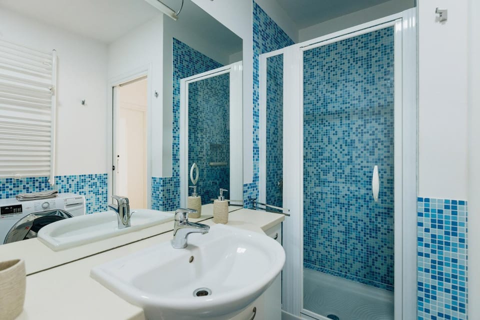 Villa Bionda Beachfront Apartments, Old Town Novigrad Apartment in Novigrad