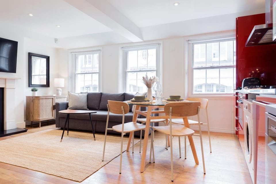 Living room, Dining area