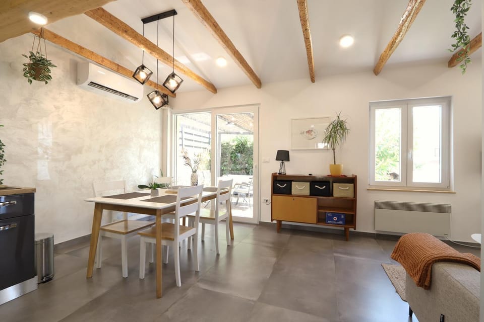 Holiday house "Laurus Garden" with private parking House in Premantura