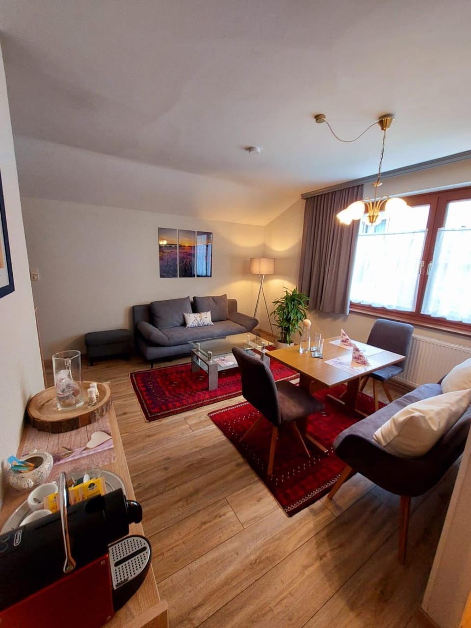 Living room, Seating area
