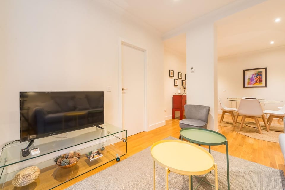 TV and multimedia, Living room, Dining area