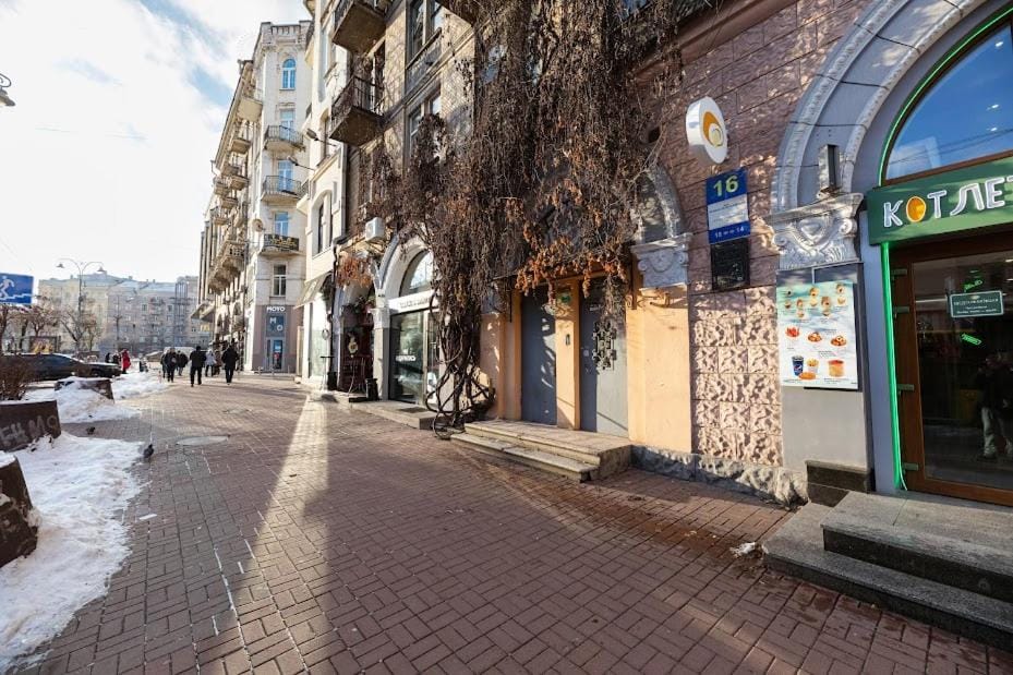 Property building, Day, Neighbourhood, Street view, Location