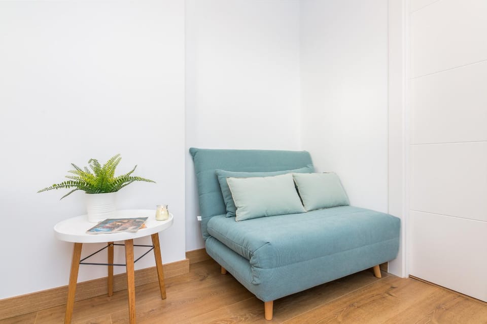 Communal lounge/ TV room, Living room