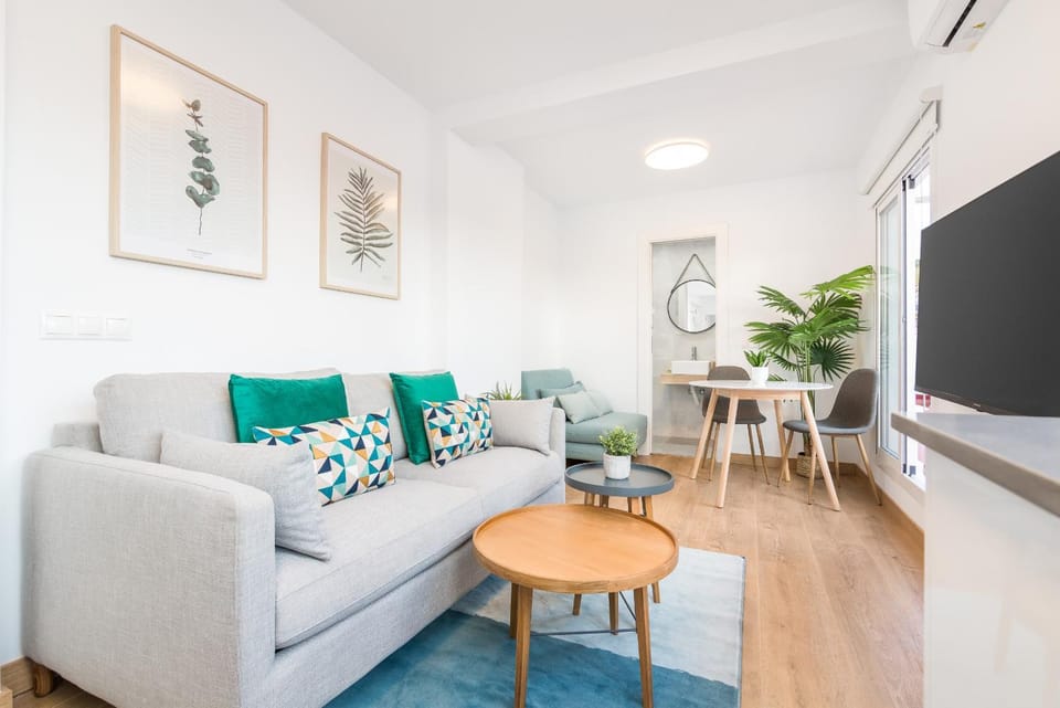 Communal lounge/ TV room, Living room