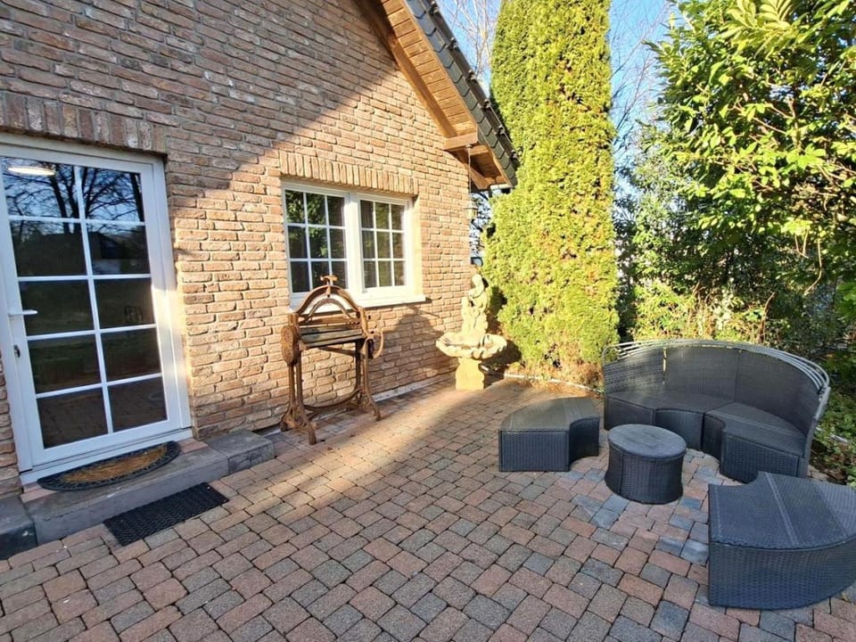 Day, Garden, Balcony/Terrace, Seating area, Garden view