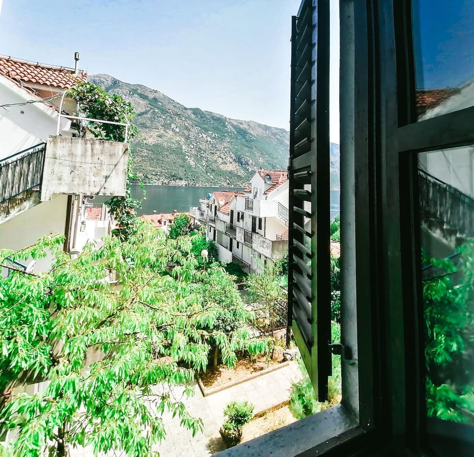 Neighbourhood, City view, Mountain view