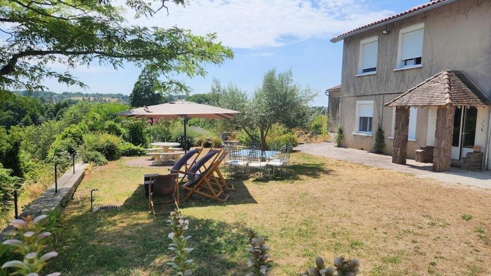 Property building, Natural landscape, Garden view, River view, sunbed