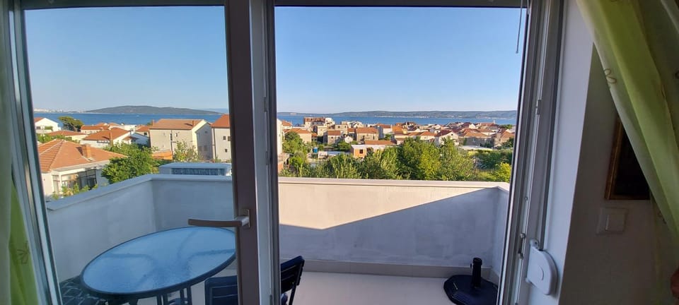 Balcony/Terrace, City view, Mountain view, Sea view