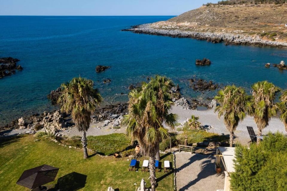 Villa Proto Helidoni - A cozy beachfront Villa Villa in Crete