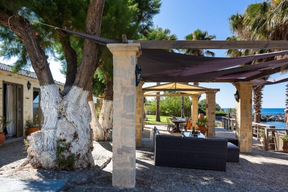 Villa Proto Helidoni - A cozy beachfront Villa Villa in Crete