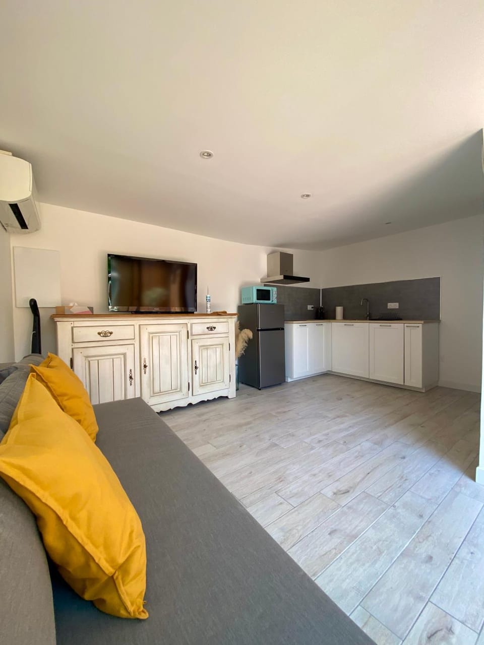 Living room, kitchen