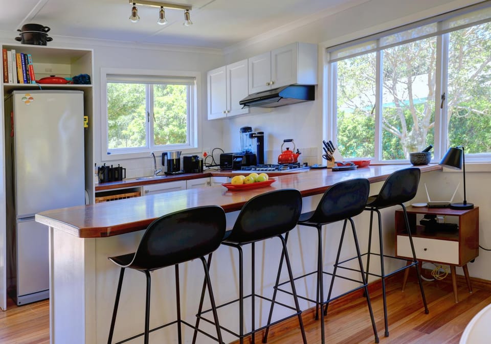 Dining area, kitchen