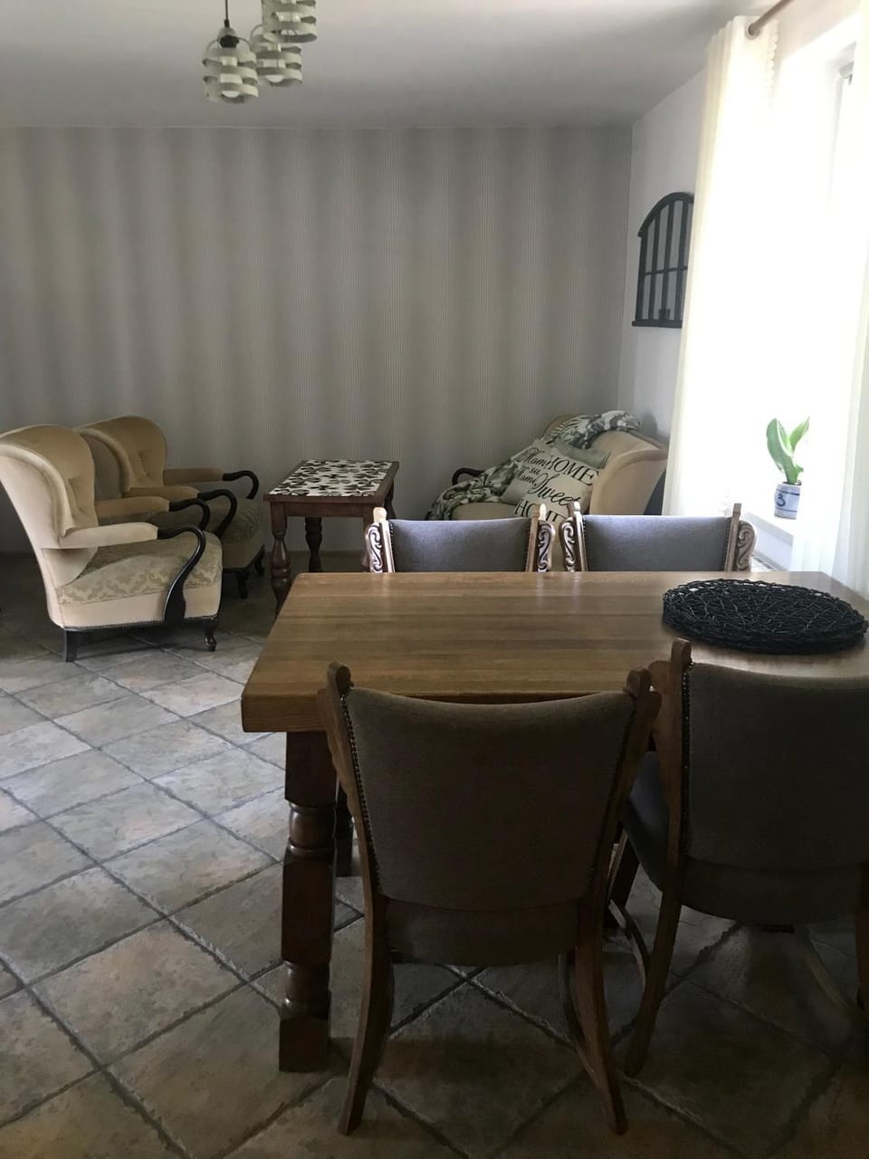 Seating area, Dining area