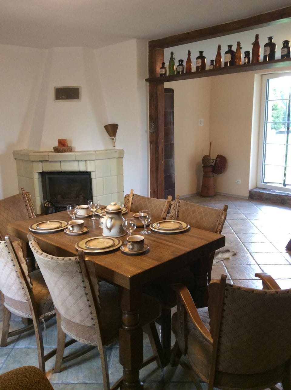 Living room, Dining area