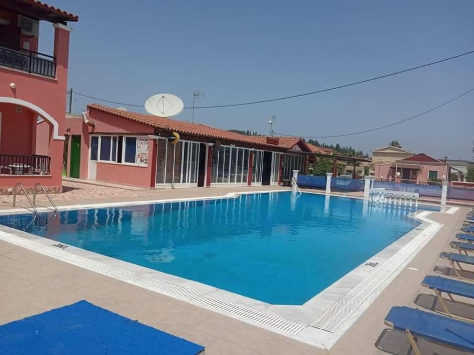 EKTOR APARTMENTS @SWIMMING POOL Apartment in Corfu, Greece