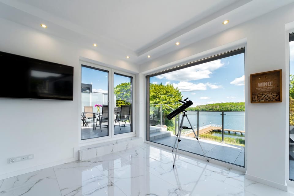 Balcony/Terrace, Balcony/Terrace, Living room, Lake view, Lake view