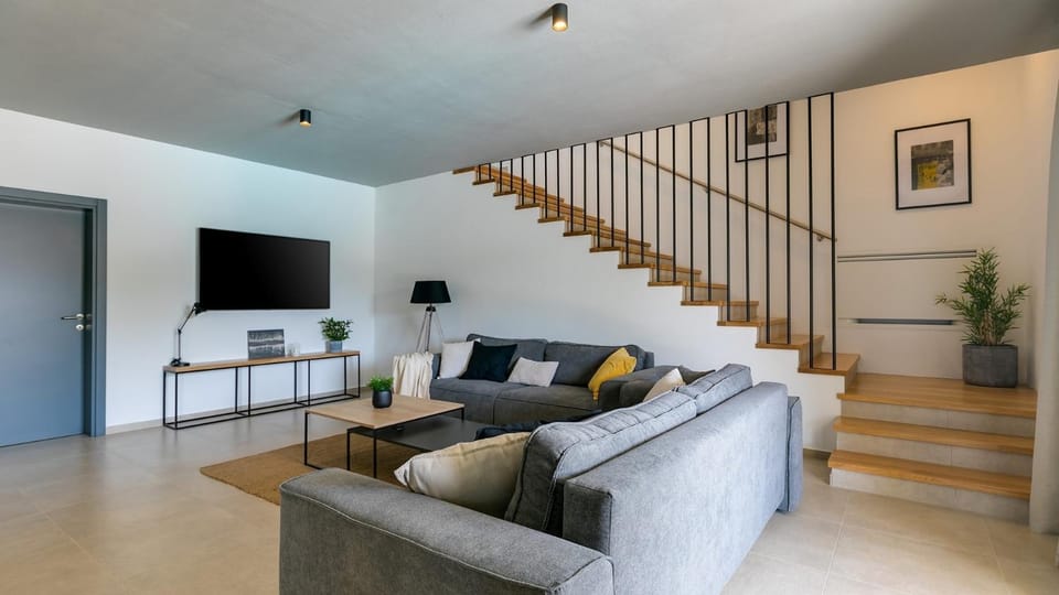 Living room, Seating area, air conditioner