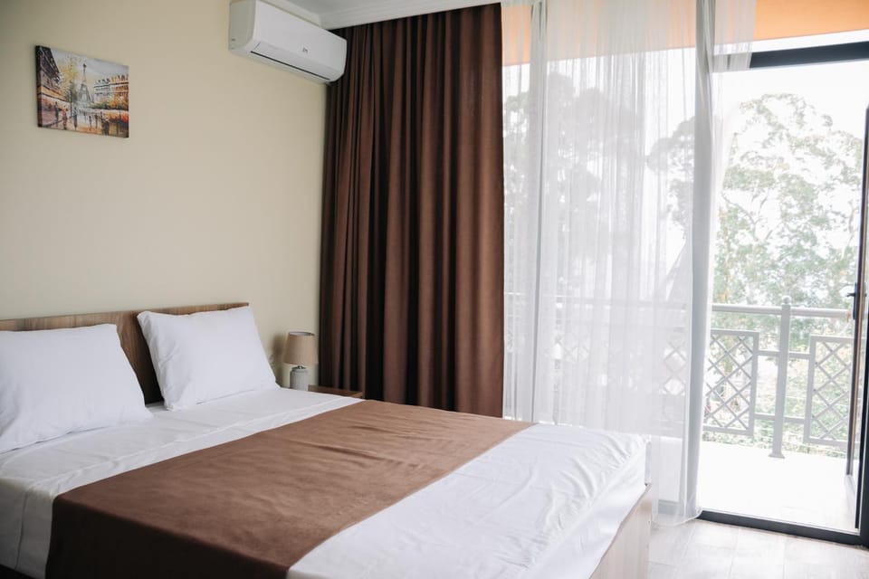 Bed, Photo of the whole room