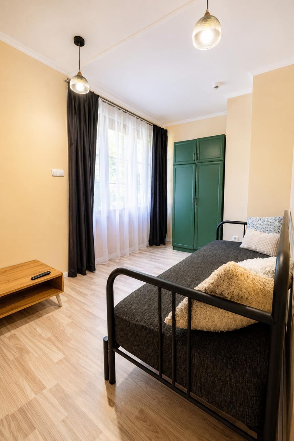 Bed, Photo of the whole room