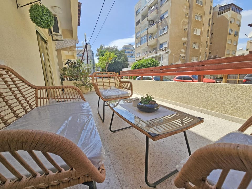 Albert's Apartment Mackenzie 001 Apartment in Larnaca