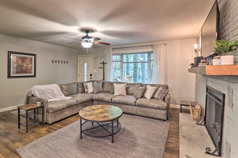 Sunroom, Fire Pit + Sauna: Lake Locust Village Gem House in Coolbaugh Township