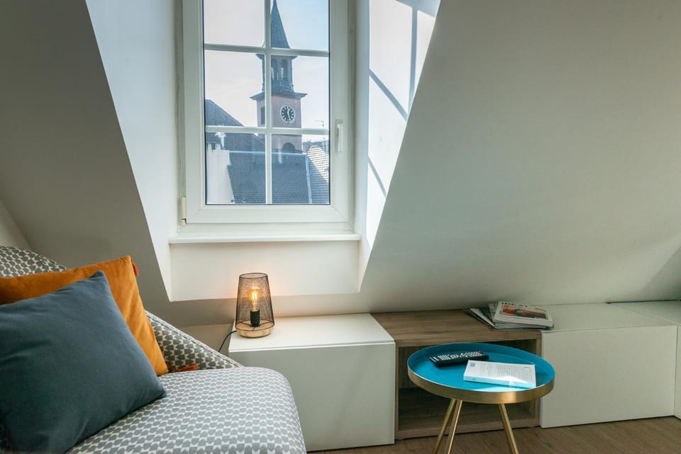 Nearby landmark, Living room