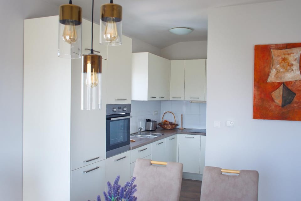 Dining area, Communal kitchen