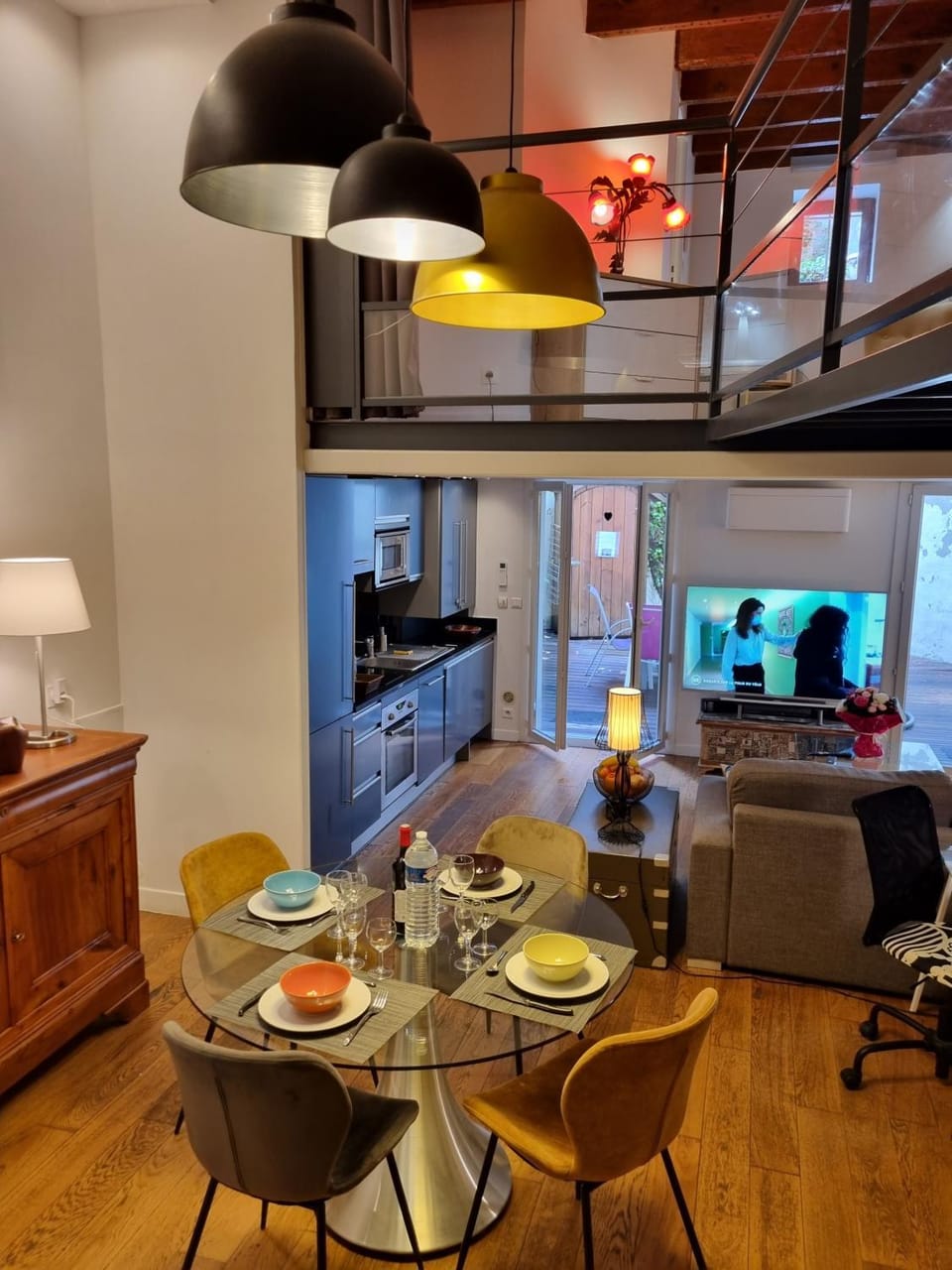 Seating area, Dining area