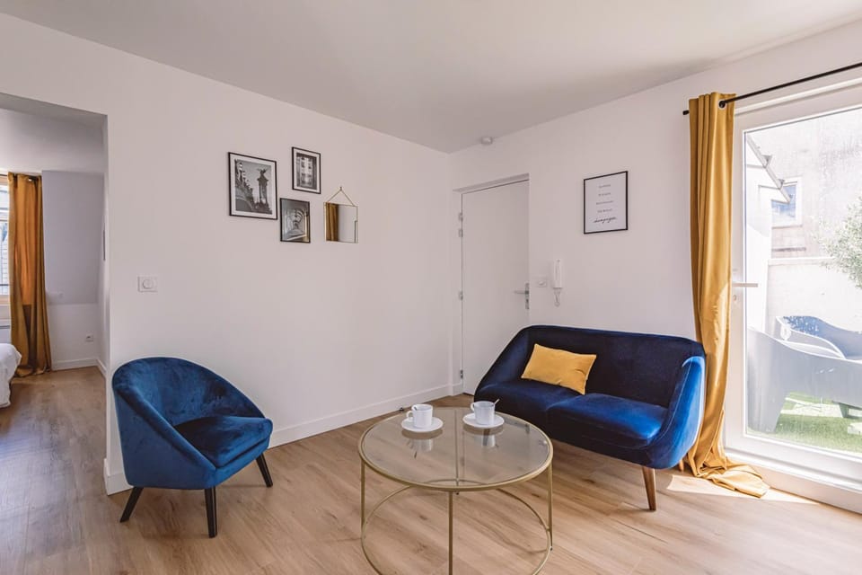 REIMS - Place du Forum - Cathédrale - Terrasse Apartment in Reims