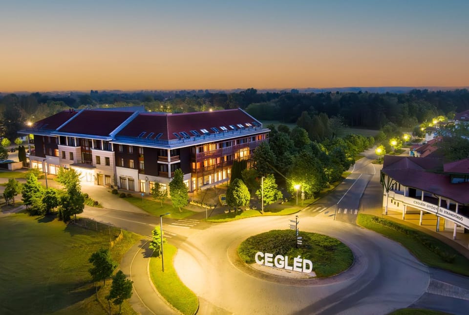 Night, Bird's eye view