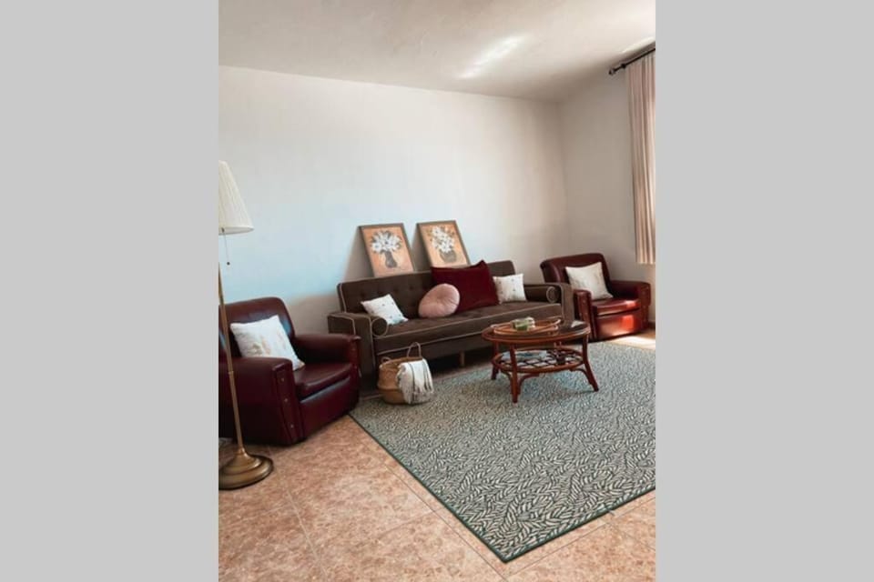 LARGE 90m2 CANARY APARTMENT, NICE VIEW, LOCATION ! Apartment in Canary Islands