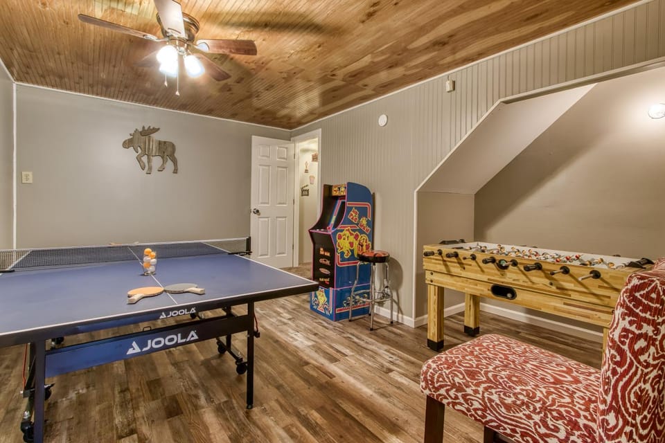 Game Room, Table tennis