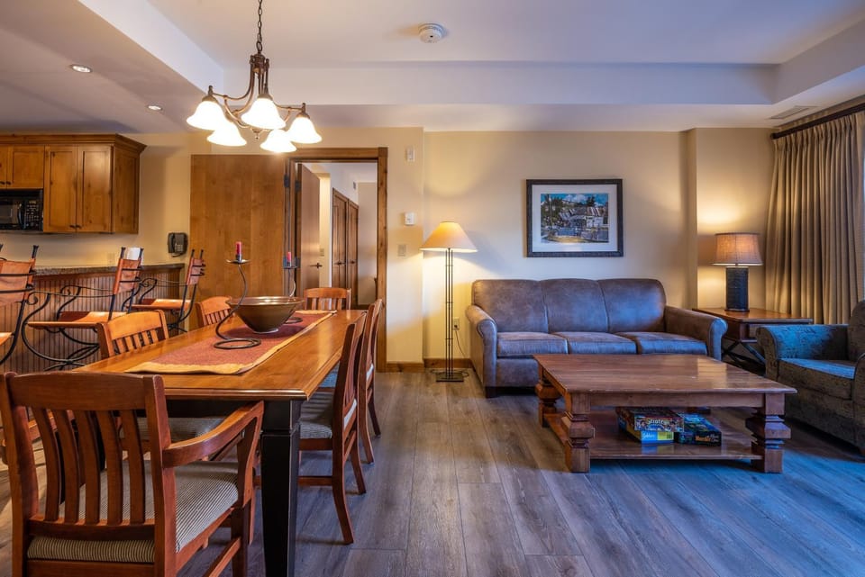 Two Bedroom Condo with a Balcony in Mountaineer Square condo Apartment in Colorado