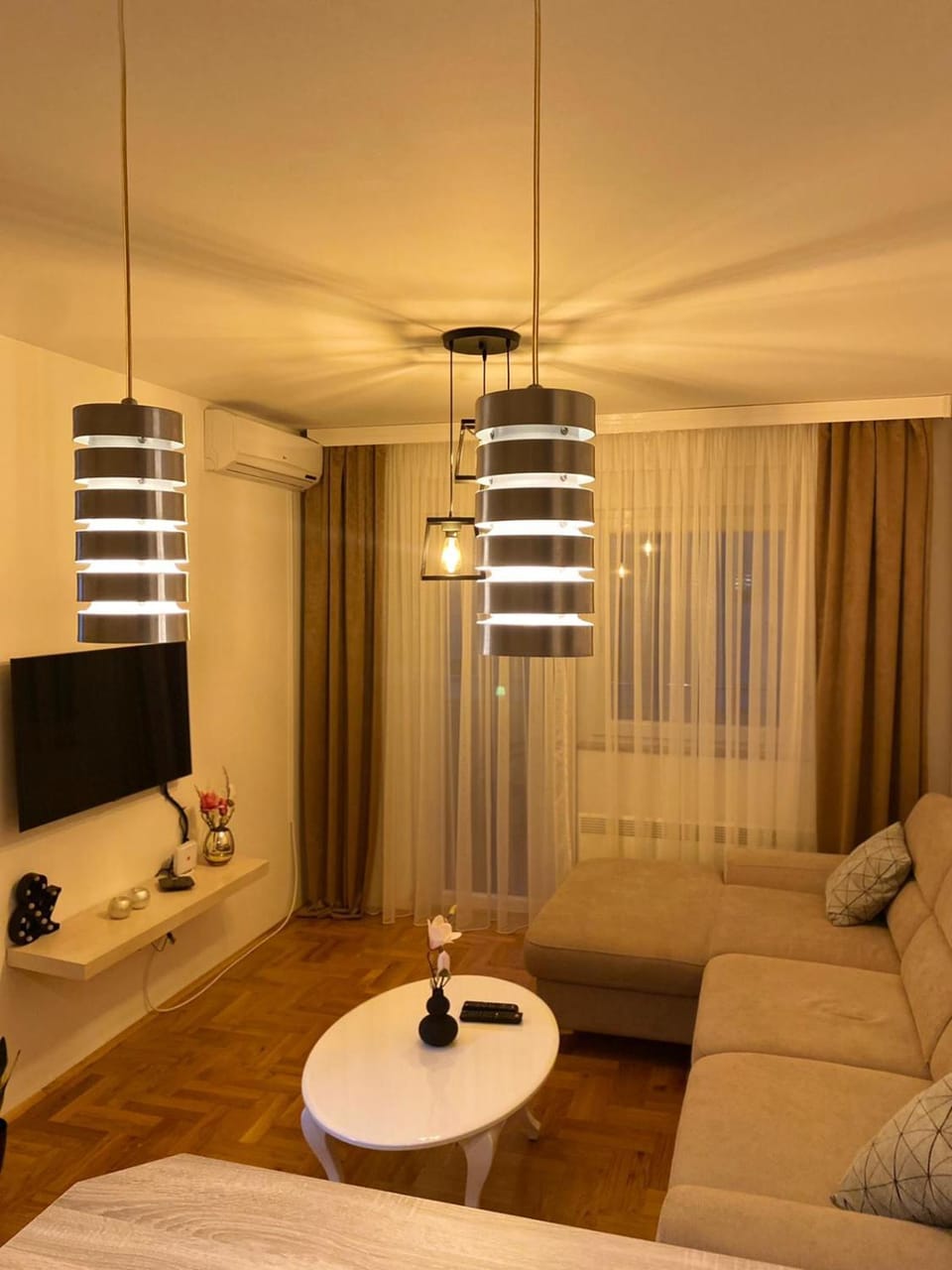 TV and multimedia, Seating area