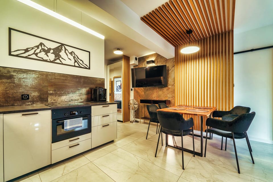 Kitchen or kitchenette, Living room