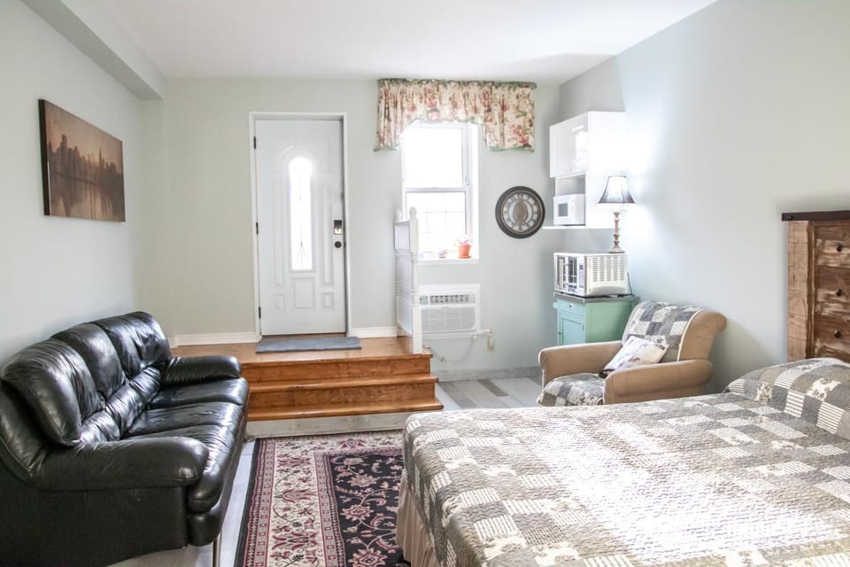 The Jypsy Inn / Fifth Avenue Apartment hotel in Bracebridge