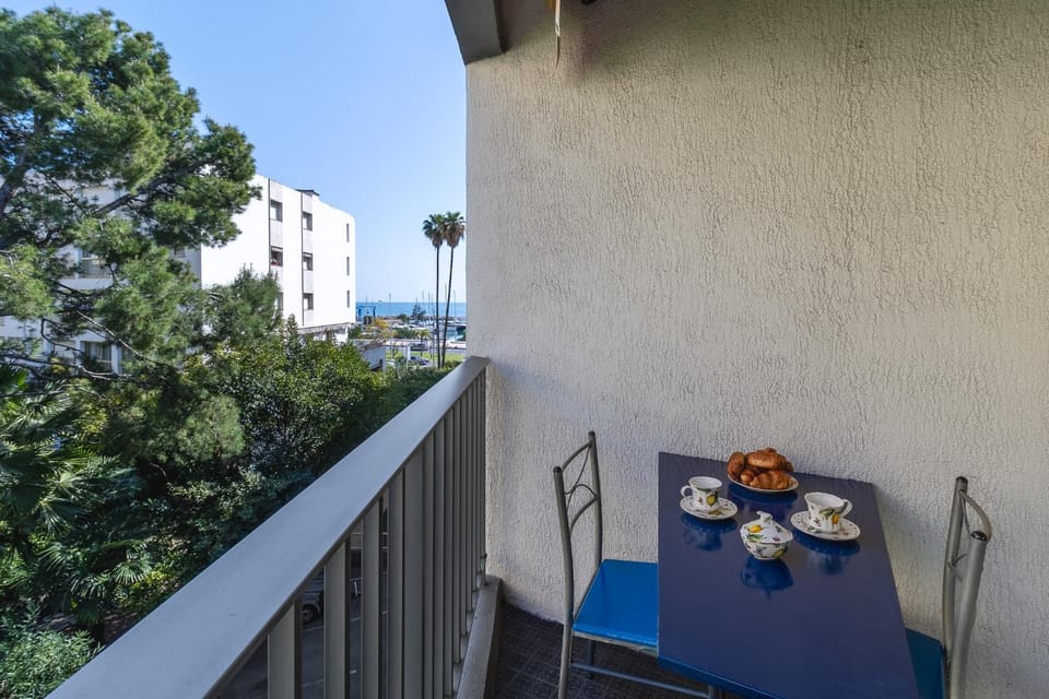 Super Menton Bord Mer Apartment in Menton