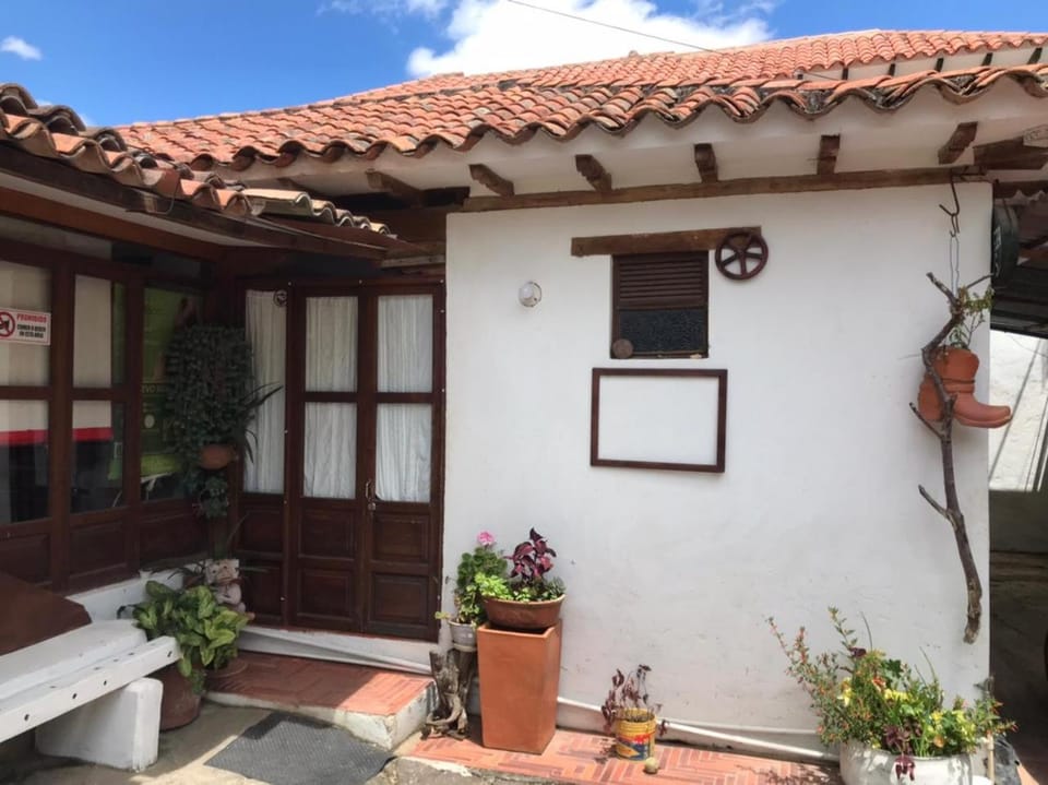 Patio, Facade/entrance