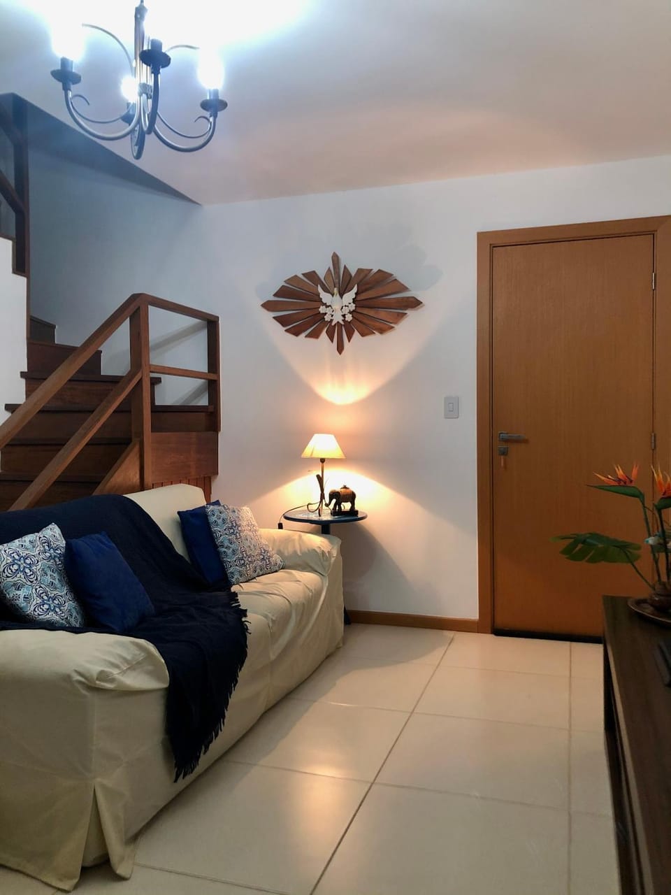 Living room, Photo of the whole room