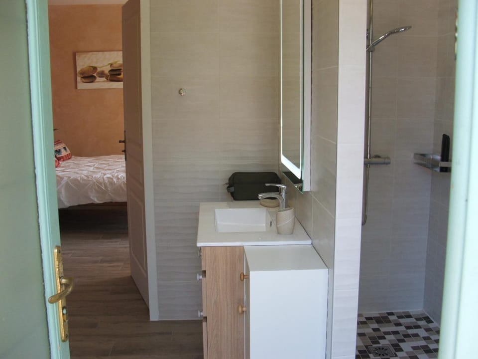 Bathroom, Bedroom