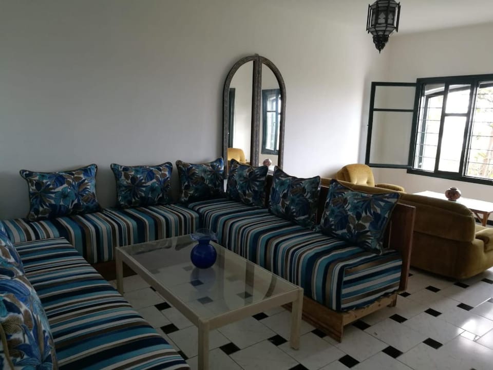 Communal lounge/ TV room, Living room, Seating area
