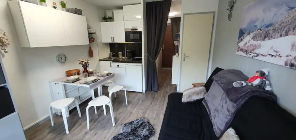 Bed, Night, Living room, kitchen