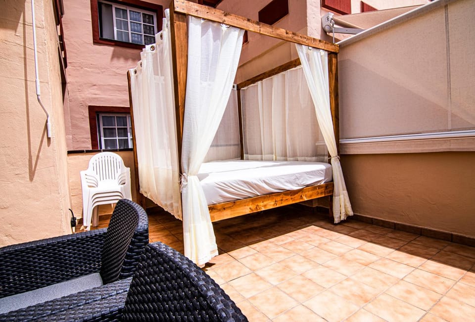 Bed, Balcony/Terrace
