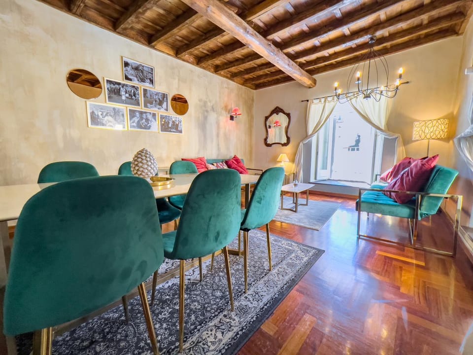 Seating area, Dining area